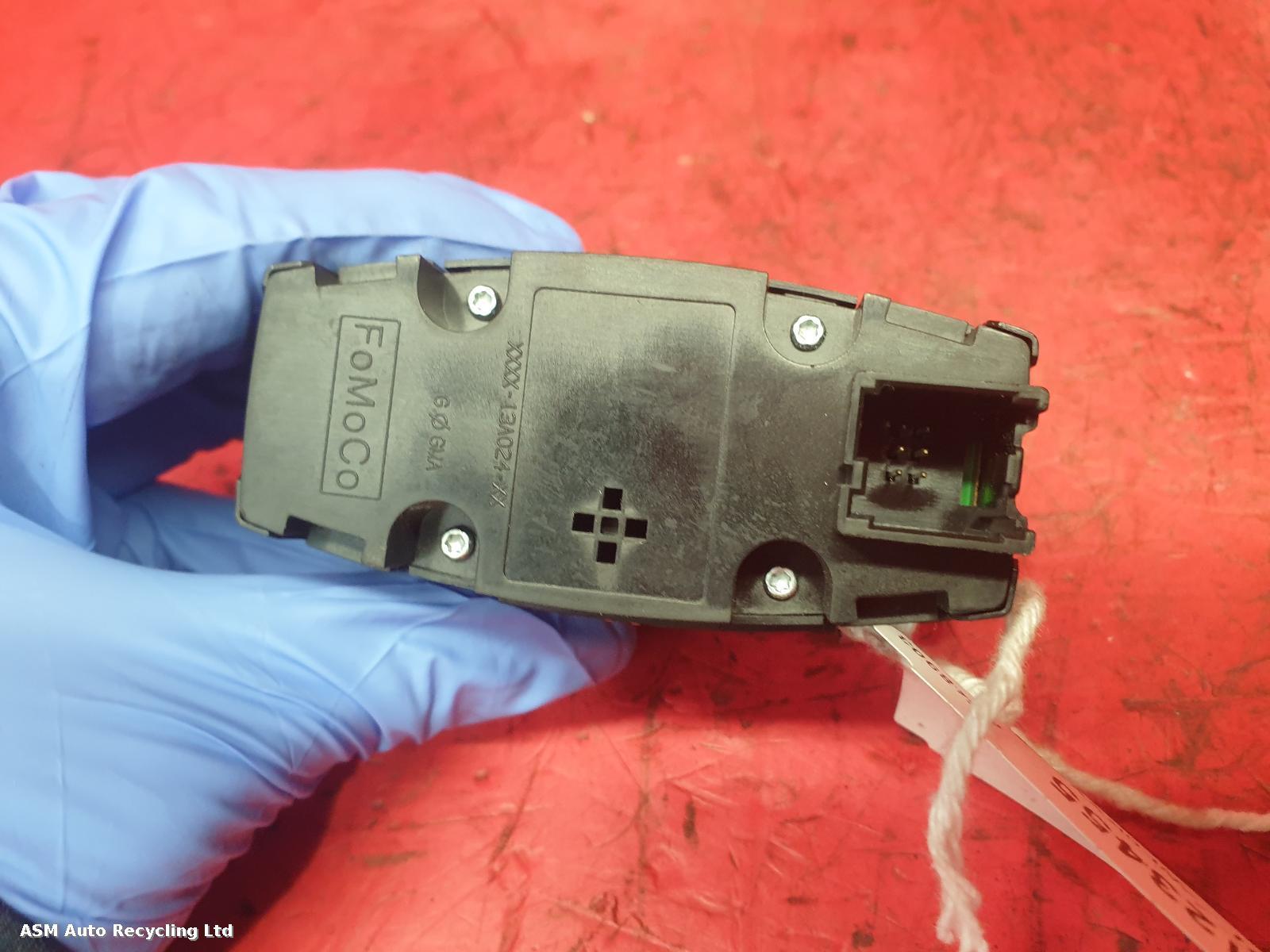 View Auto part Headlight Switch Ford Focus 2012