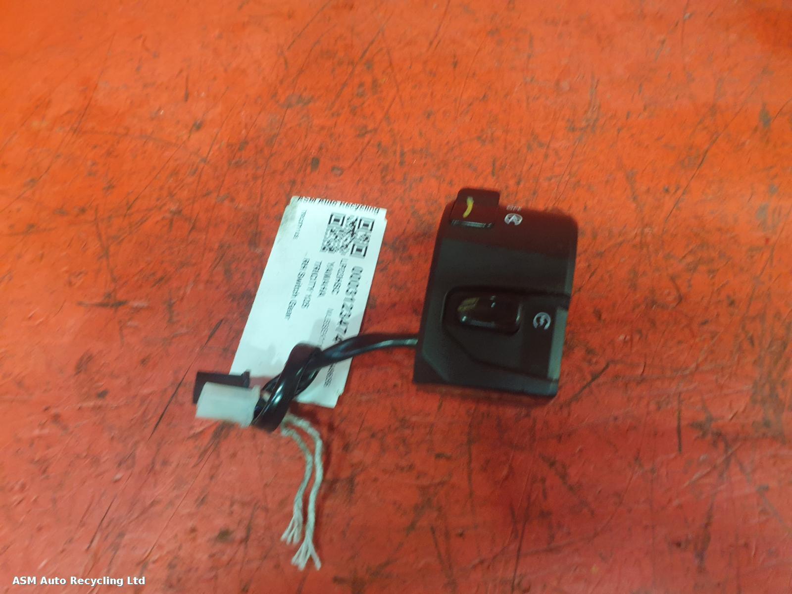 View Auto part RH Switch Gear Yamaha Tricity 125 2023
