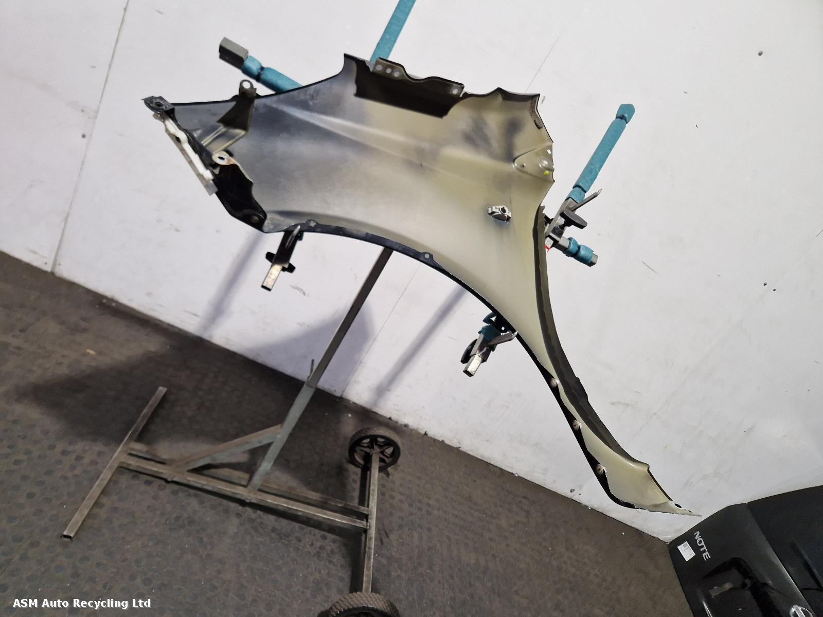 View Auto part R Wing Nissan Note 2006