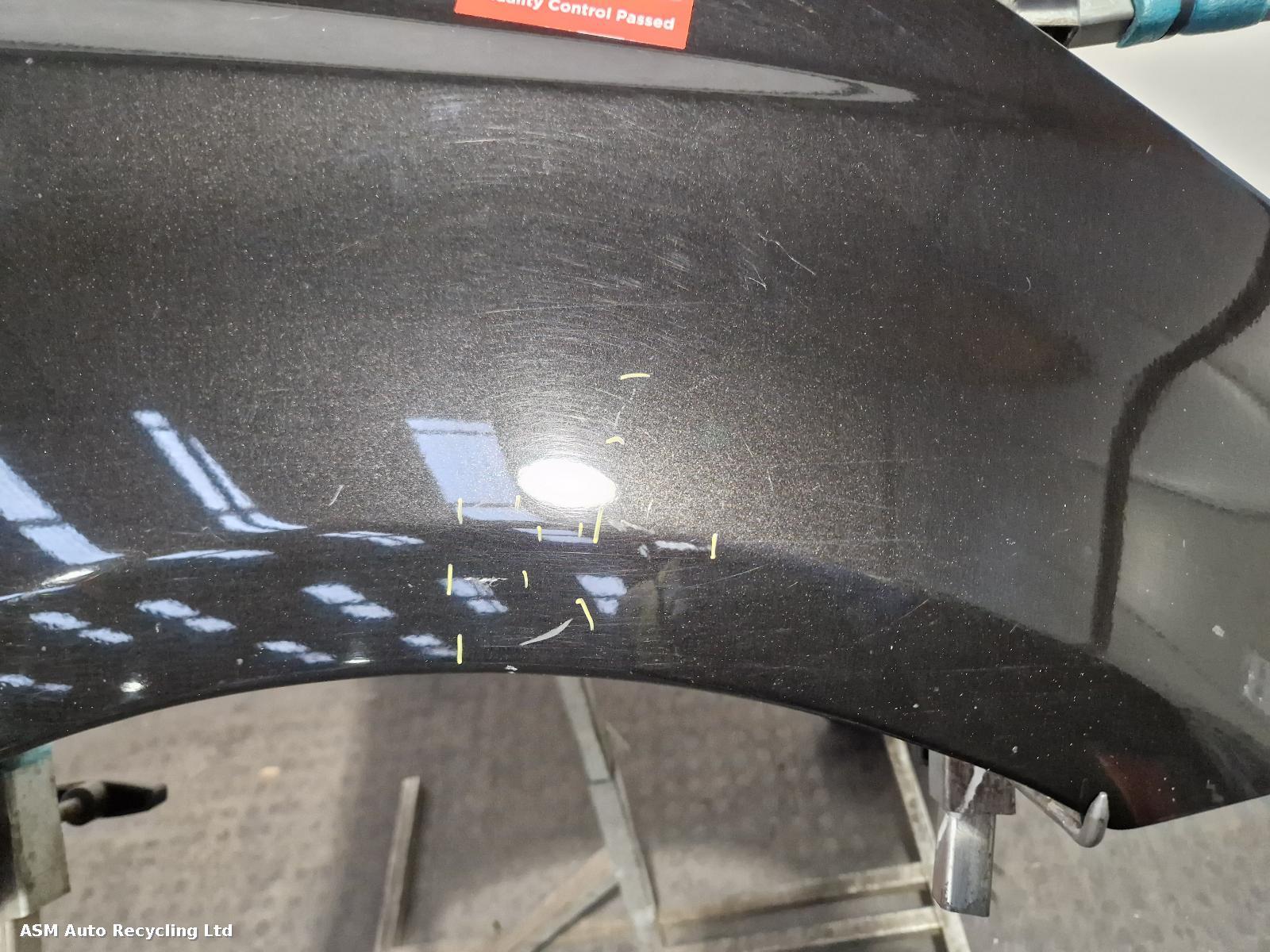 View Auto part R Wing Nissan Note 2006
