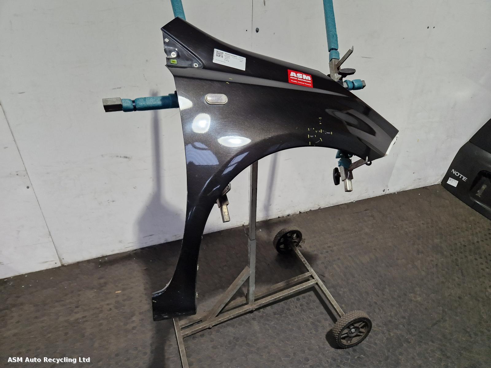 View Auto part R Wing Nissan Note 2006