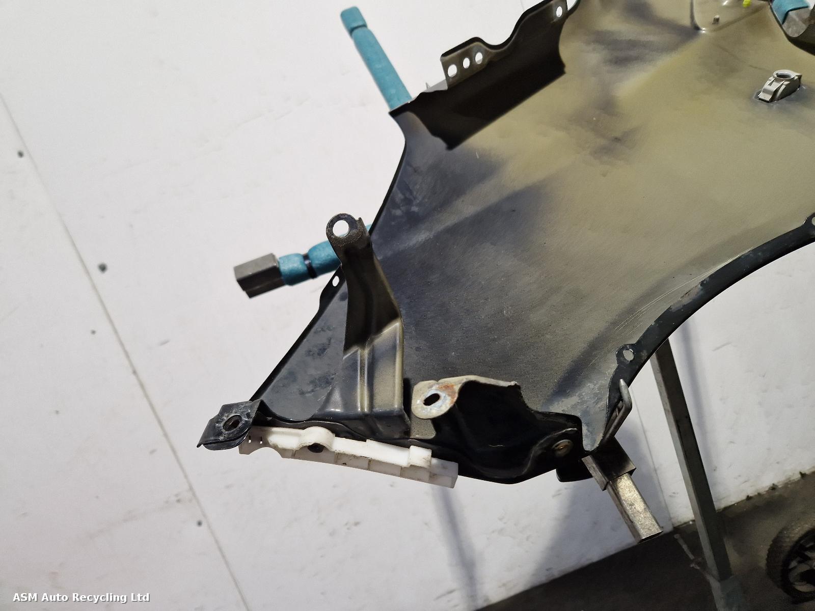 View Auto part R Wing Nissan Note 2006