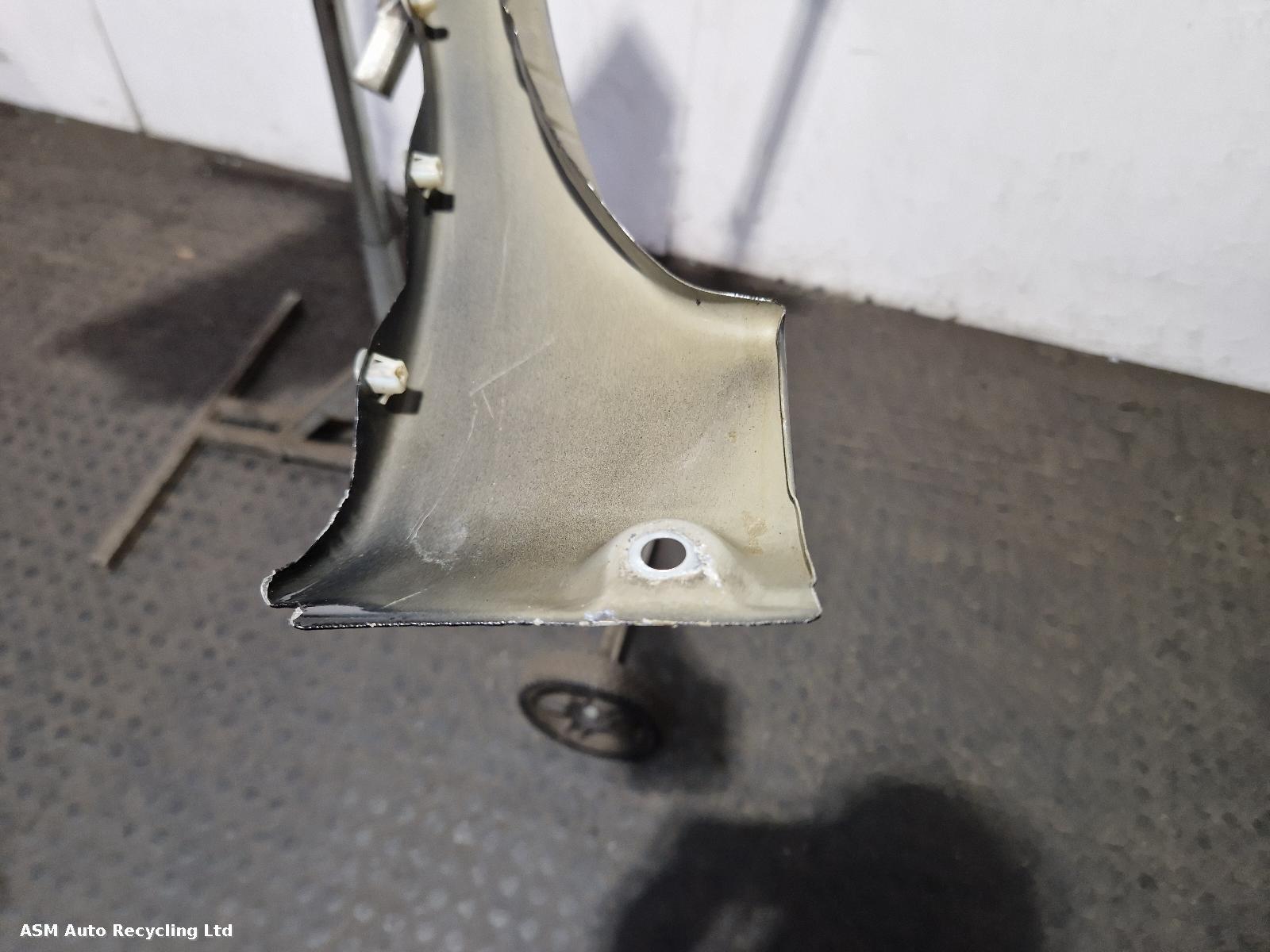 View Auto part R Wing Nissan Note 2006
