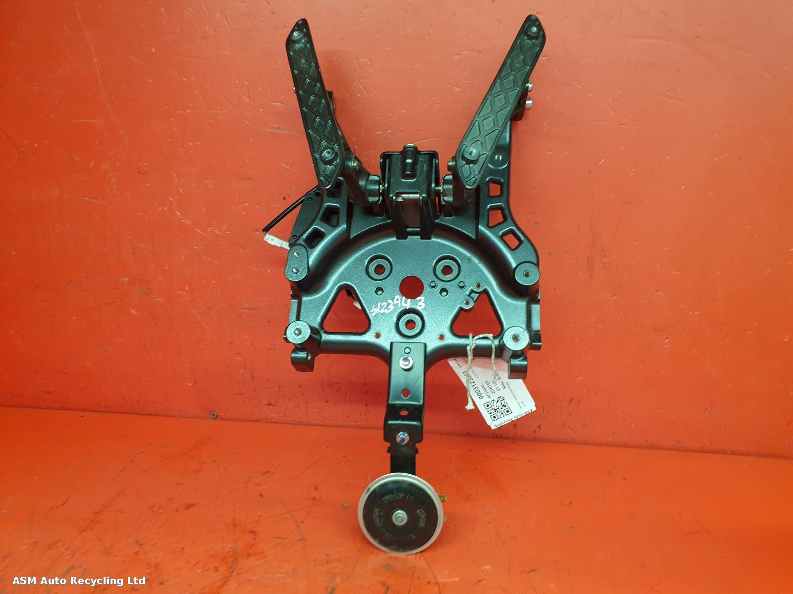 View Auto part Misc Bracket Zontes Zt 125-m 2023