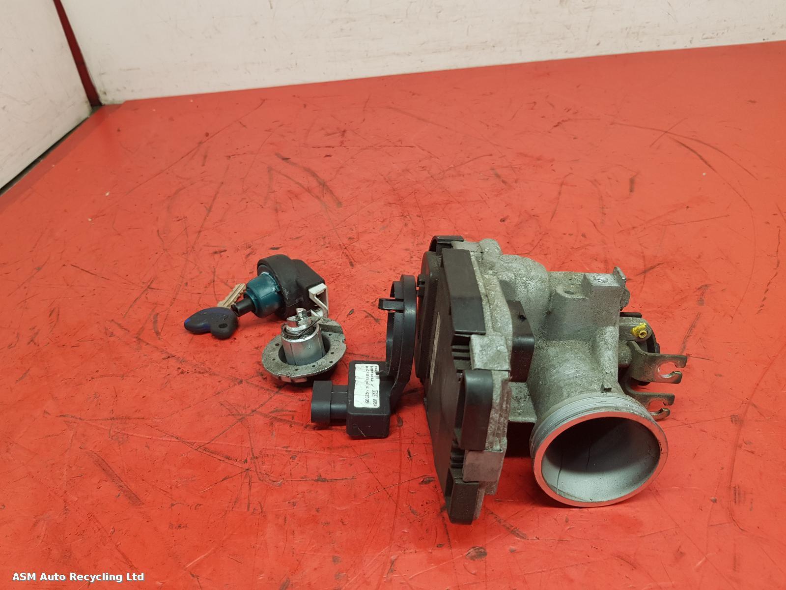 View Auto part Comp.Lock Set + Keys Piaggio Vespa Gts 300 Supersport  2015