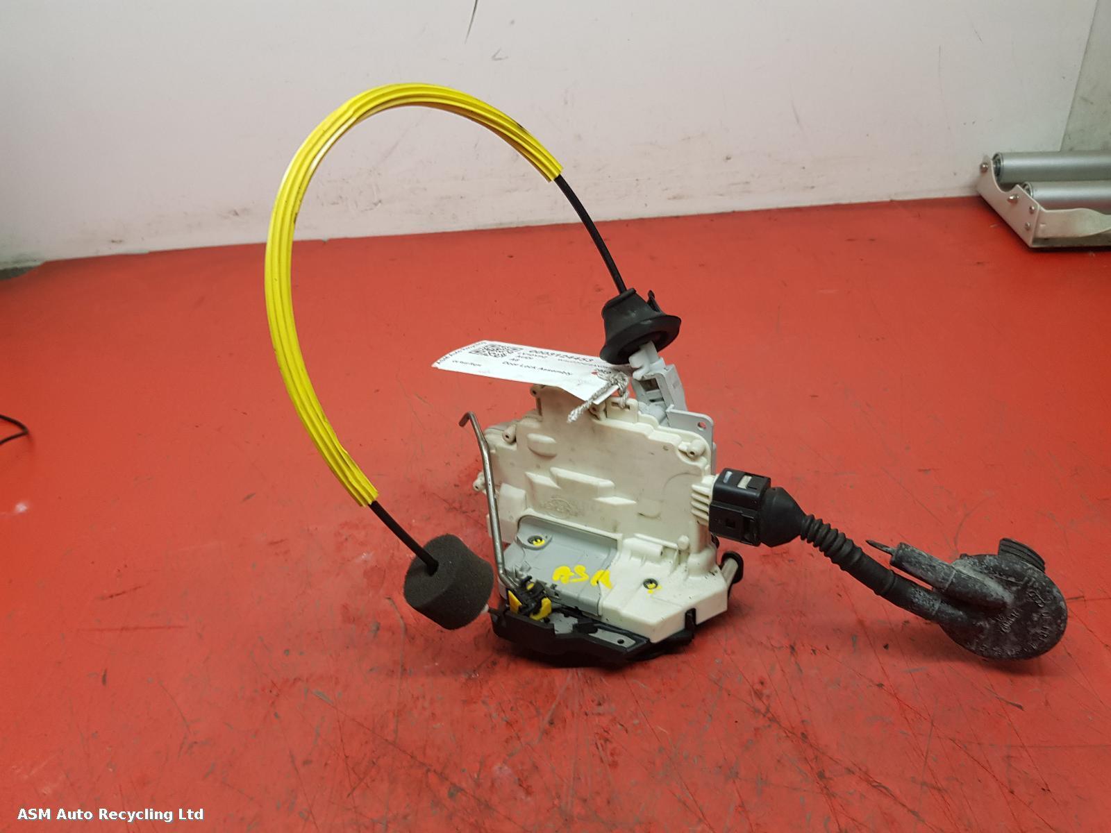 View Auto part Door Lock Assembly Audi A6 2010