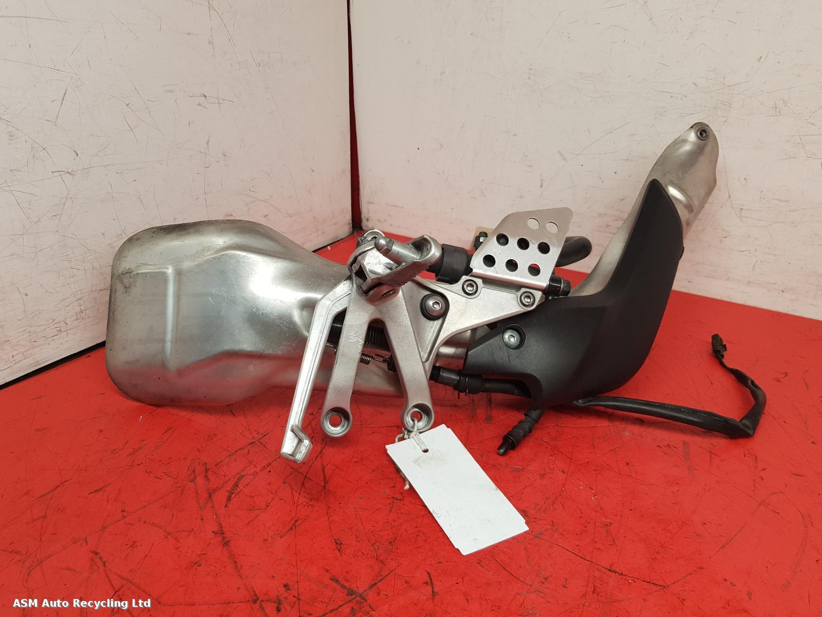 View Auto part Right Footrest Honda Cbr 600 Ra-d 2013