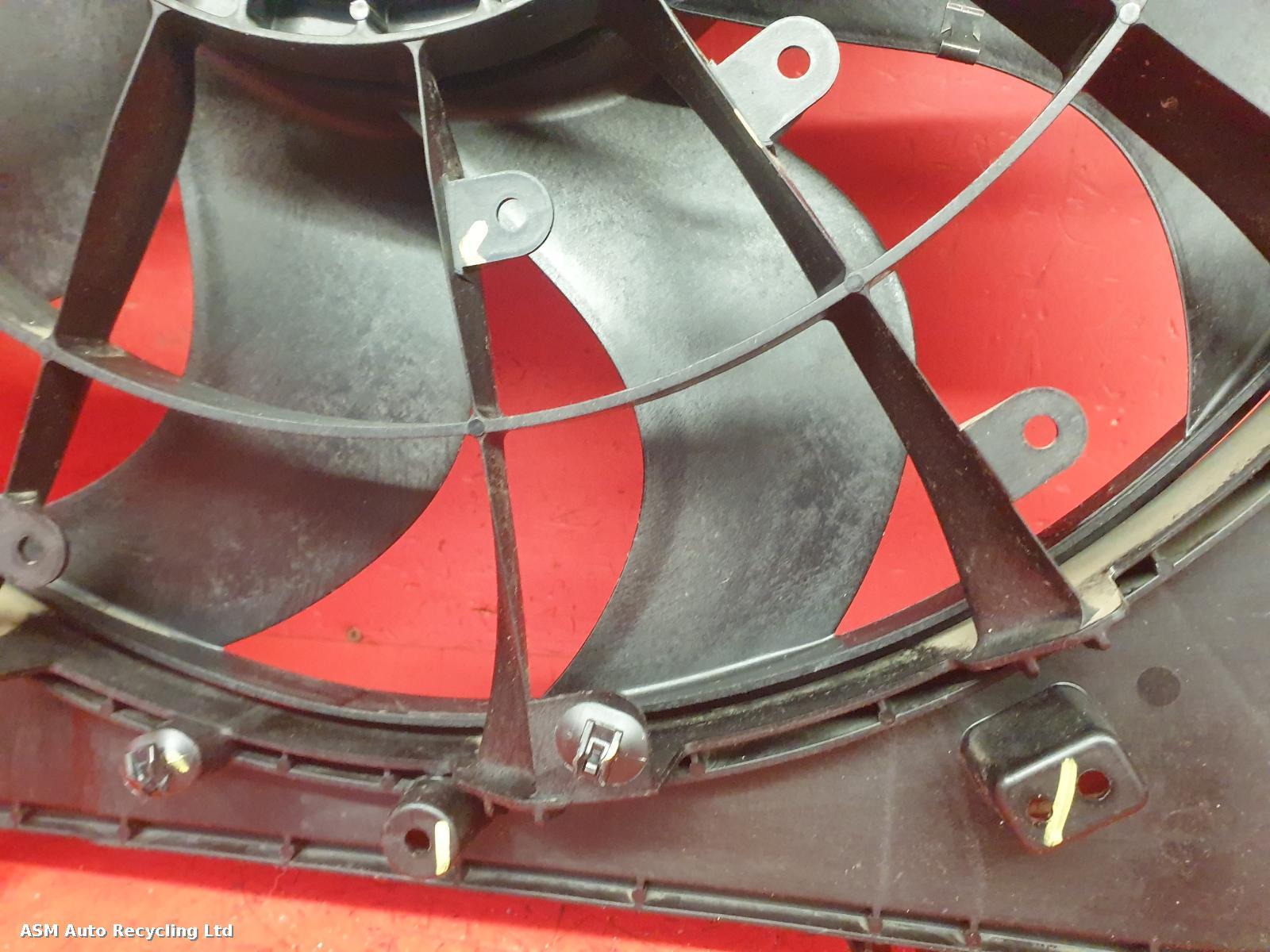View Auto part Engine Cooling Motor Land Rover Discovery 2024