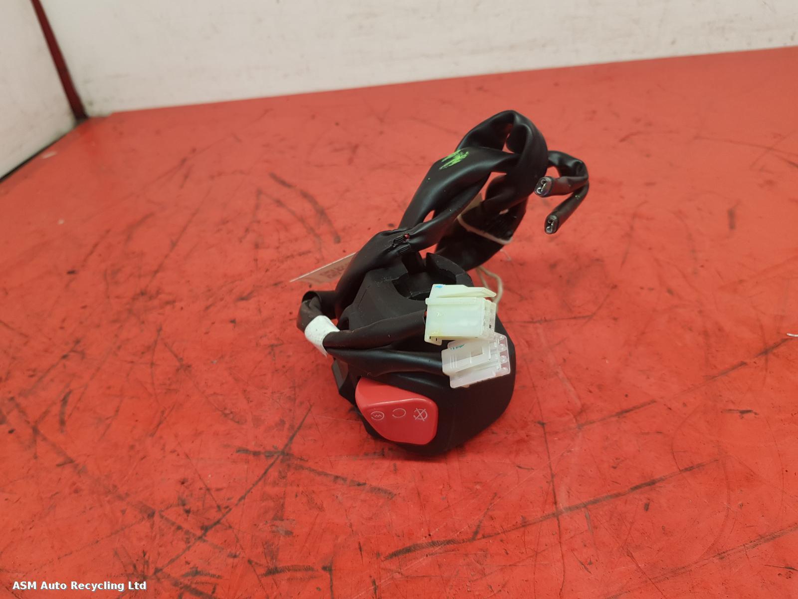 View Auto part RH Switch Gear Yamaha X-max 300 2024