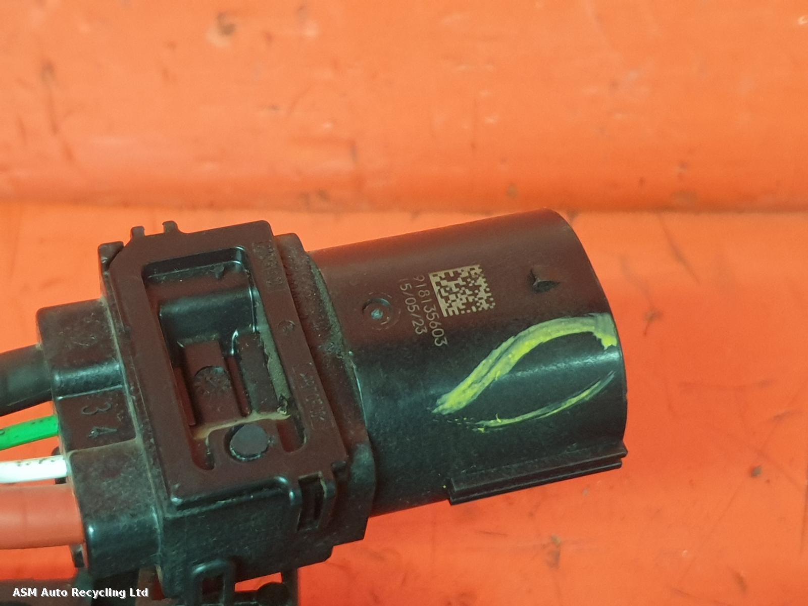 View Auto part Engine Cooling Motor Land Rover Defender 2024