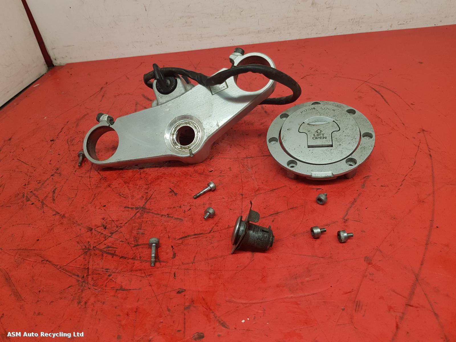 View Auto part Comp.Lock Set + Keys Honda Cbr 900 Rr-t 1994
