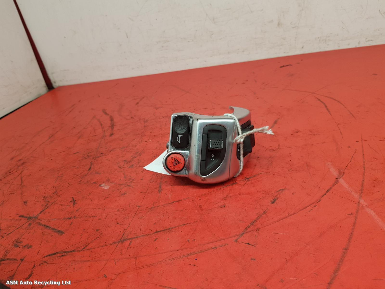 View Auto part LH Switch Gear Piaggio Mp3 300 Hpe Sport 2020