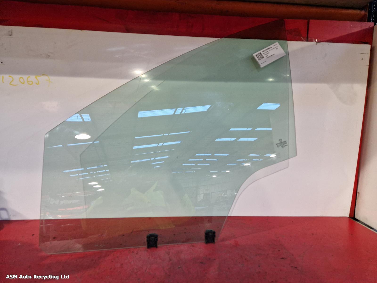View Auto part LF Door Window Peugeot 3008 2011