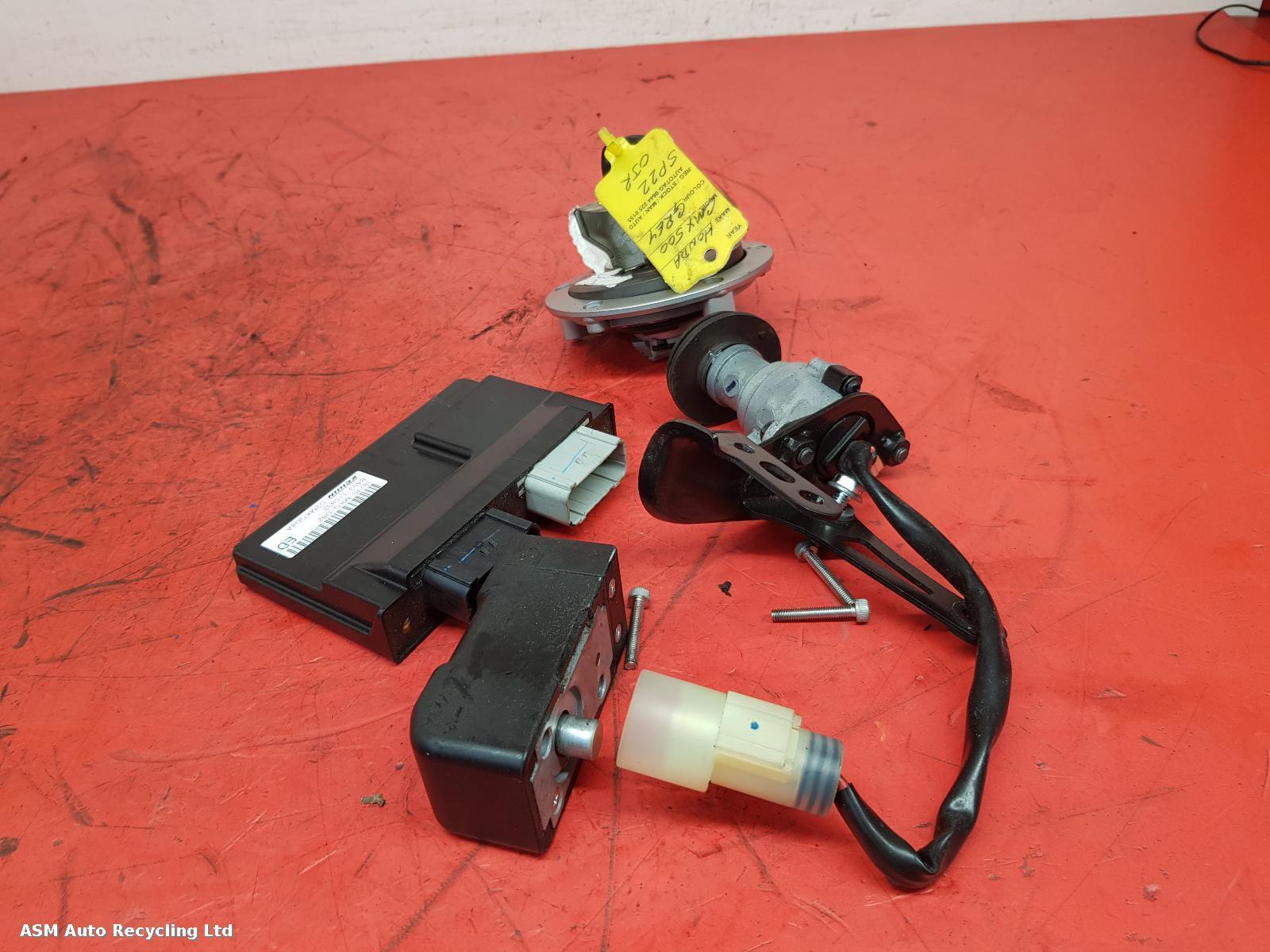 View Auto part Comp.Lock Set + Keys Honda Cmx 500 Rebel 2022