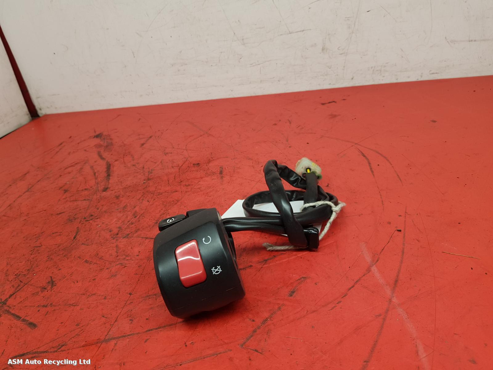 View Auto part RH Switch Gear Kawasaki Zr 900 2018