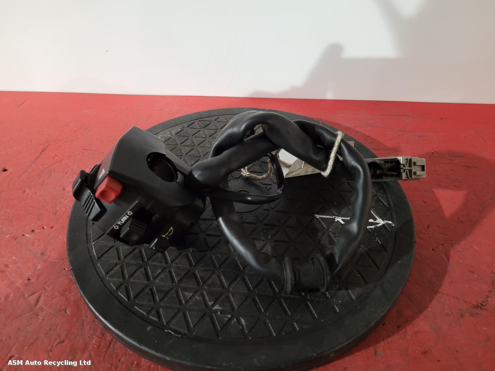 View Auto part LH Switch Gear Honda Cbr 600 Rr-8 2009