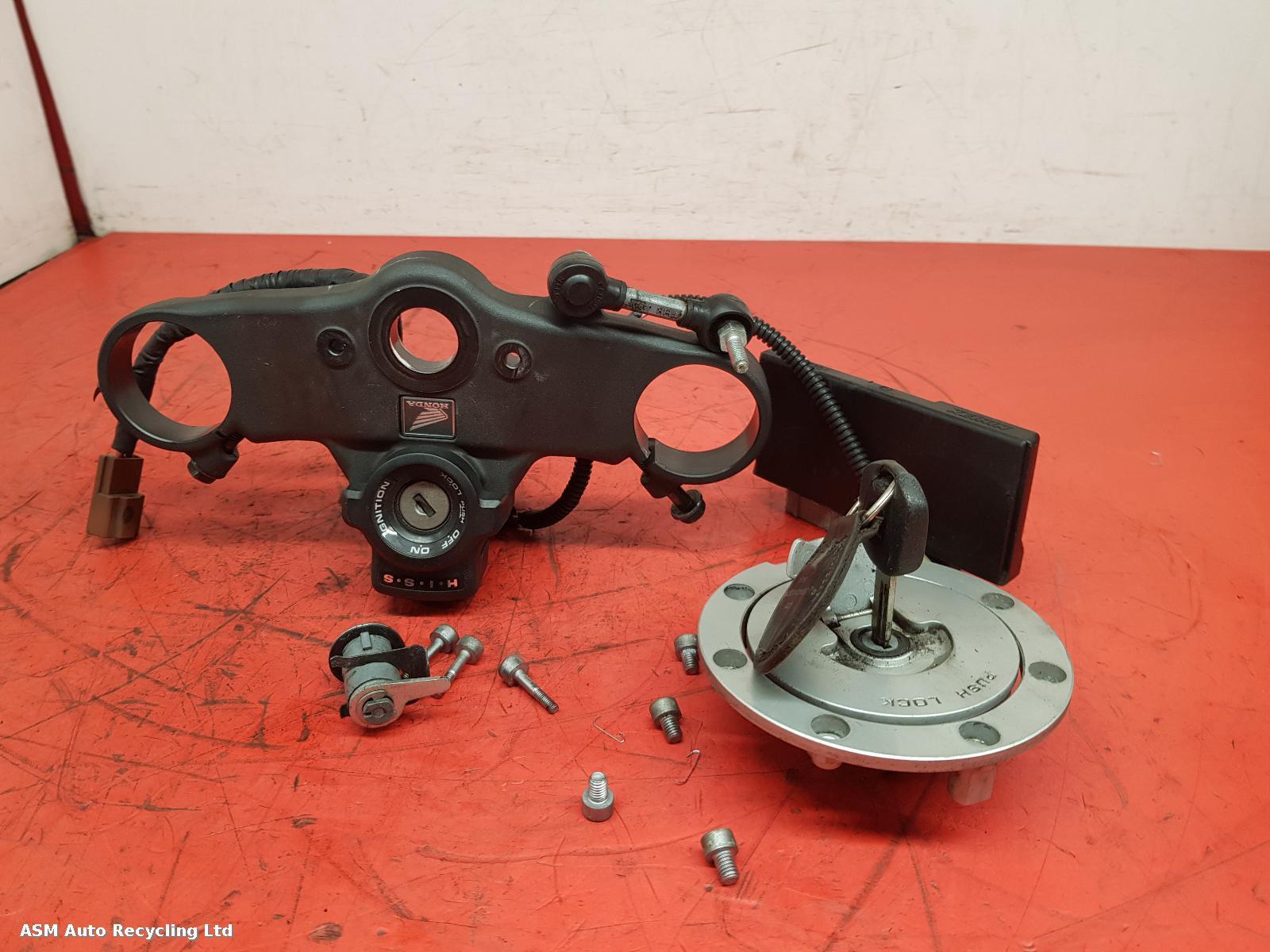 View Auto part Comp.Lock Set + Keys Honda Cbr 600 Rr-8 2009
