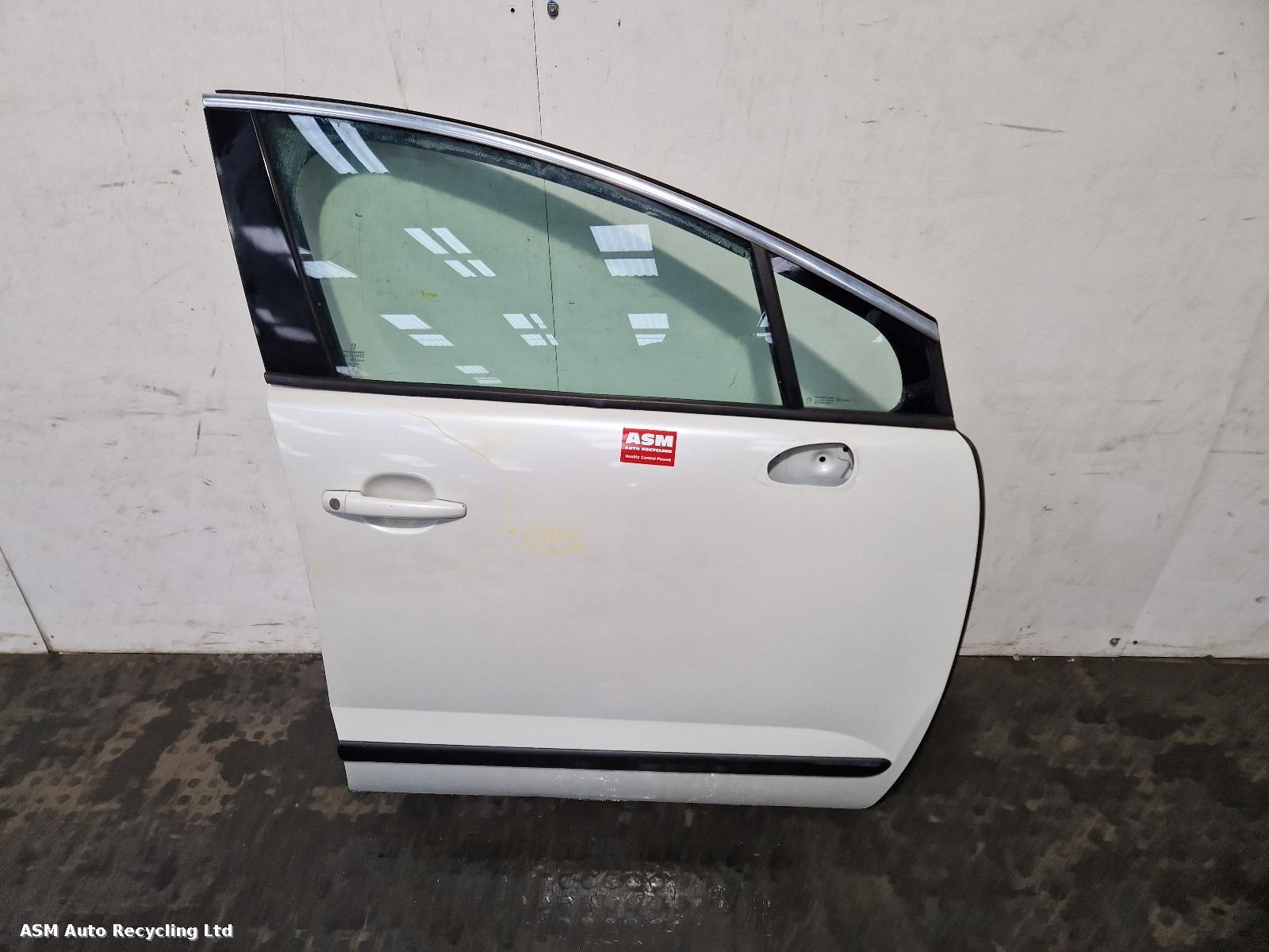 View Auto part R Front Door Peugeot 3008 2014