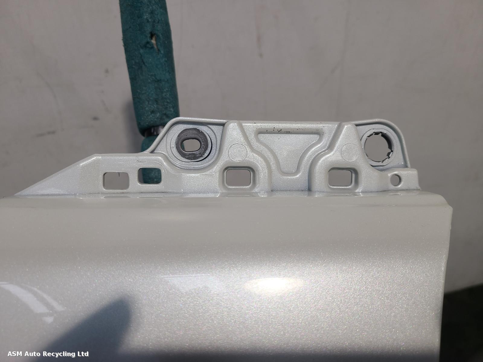 View Auto part L Wing Peugeot 3008 2014