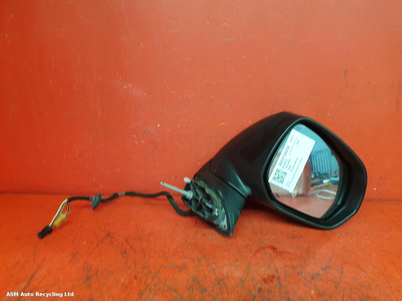View Auto part R Door Mirror Peugeot 3008 2014