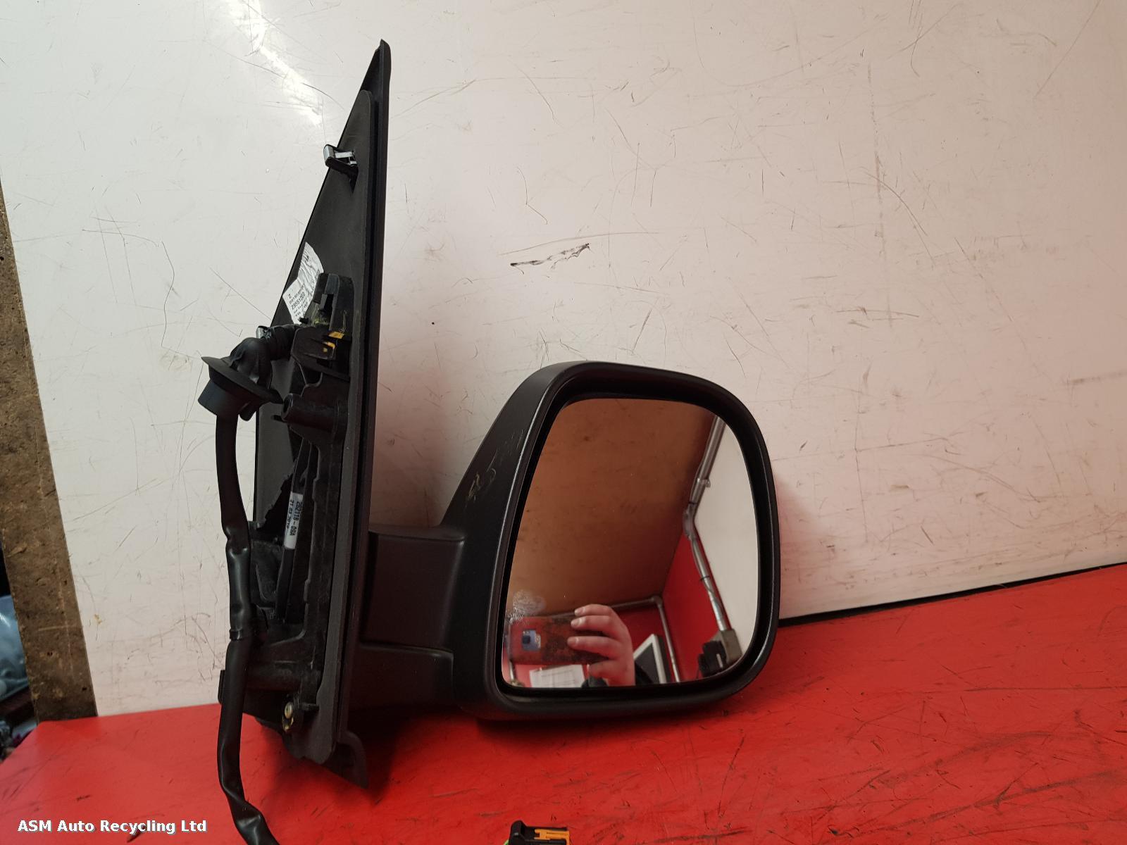 View Auto part R Door Mirror Peugeot Expert 2019