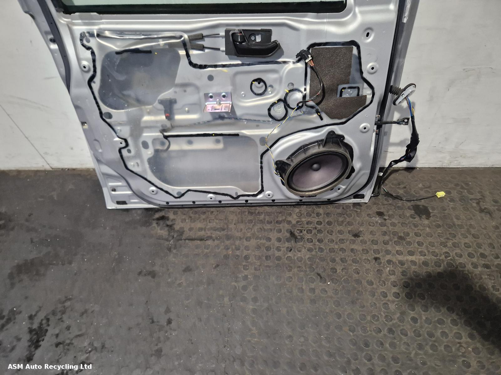 View Auto part L Front Door Isuzu D-max 2017