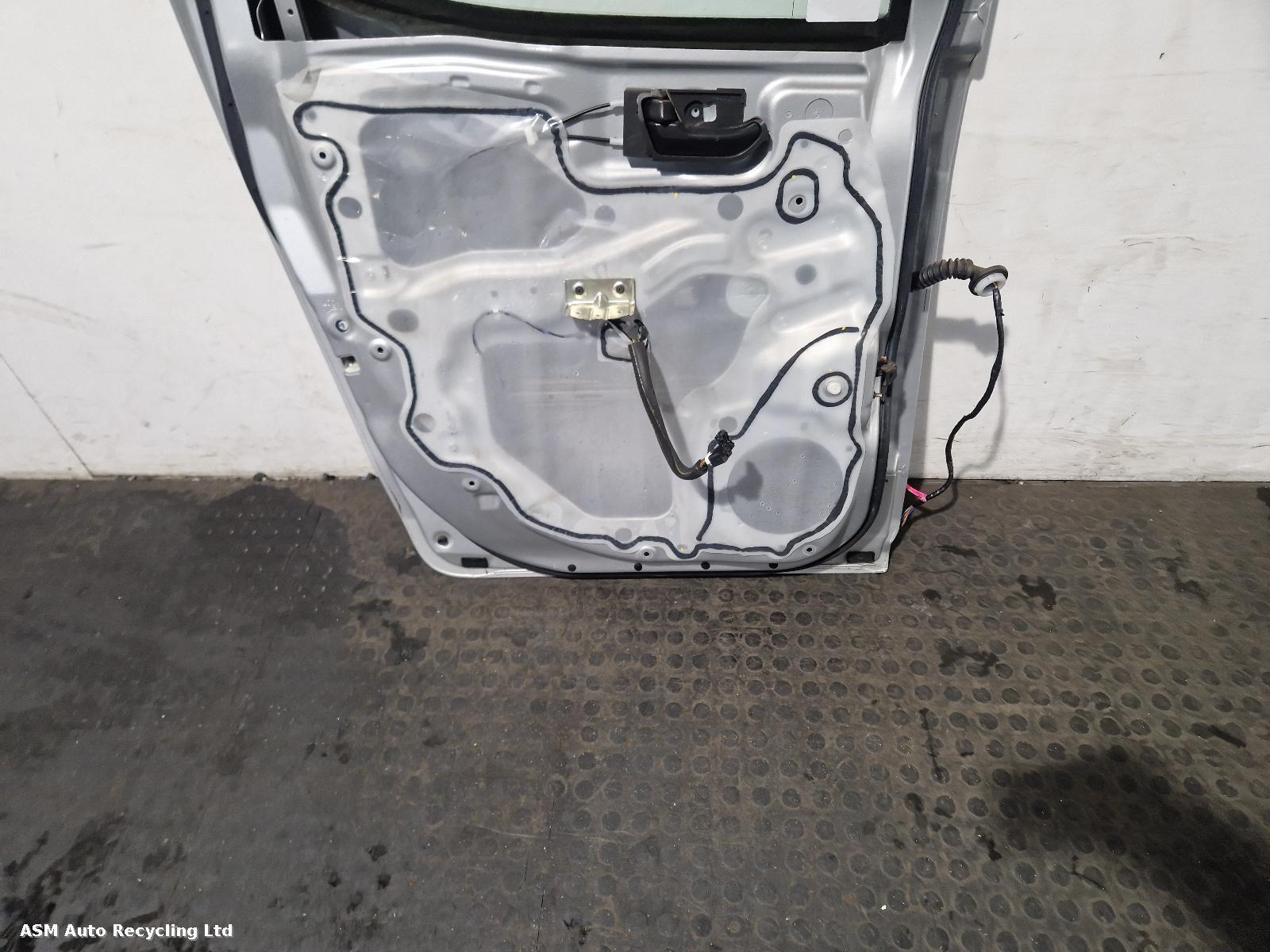 View Auto part L Rear Door Isuzu D-max 2017