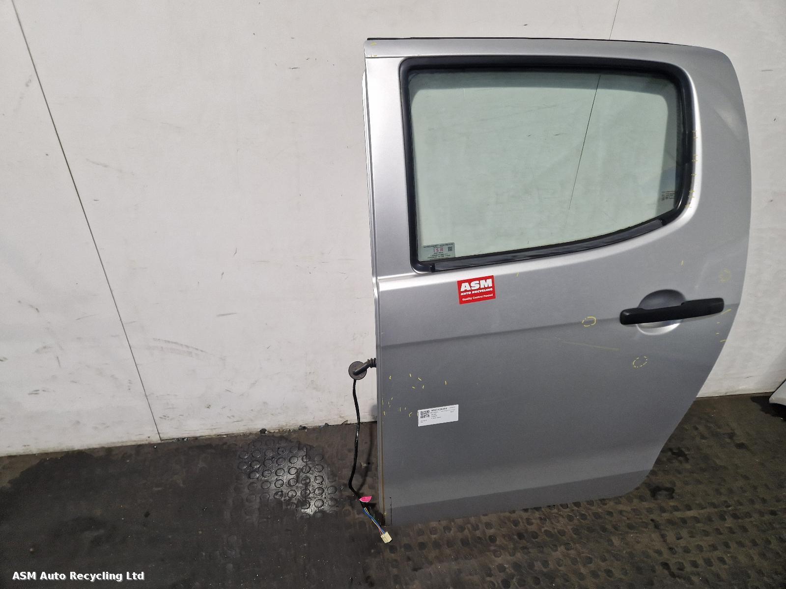 View Auto part L Rear Door Isuzu D-max 2017