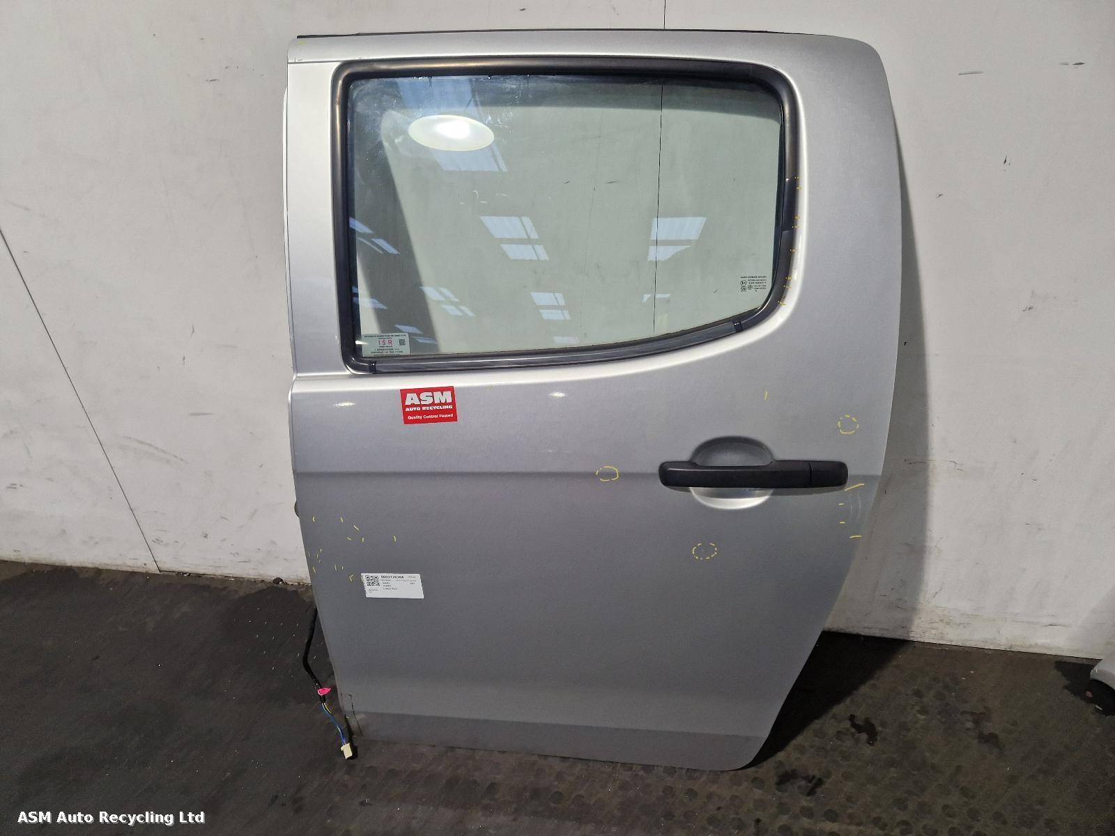 View Auto part L Rear Door Isuzu D-max 2017