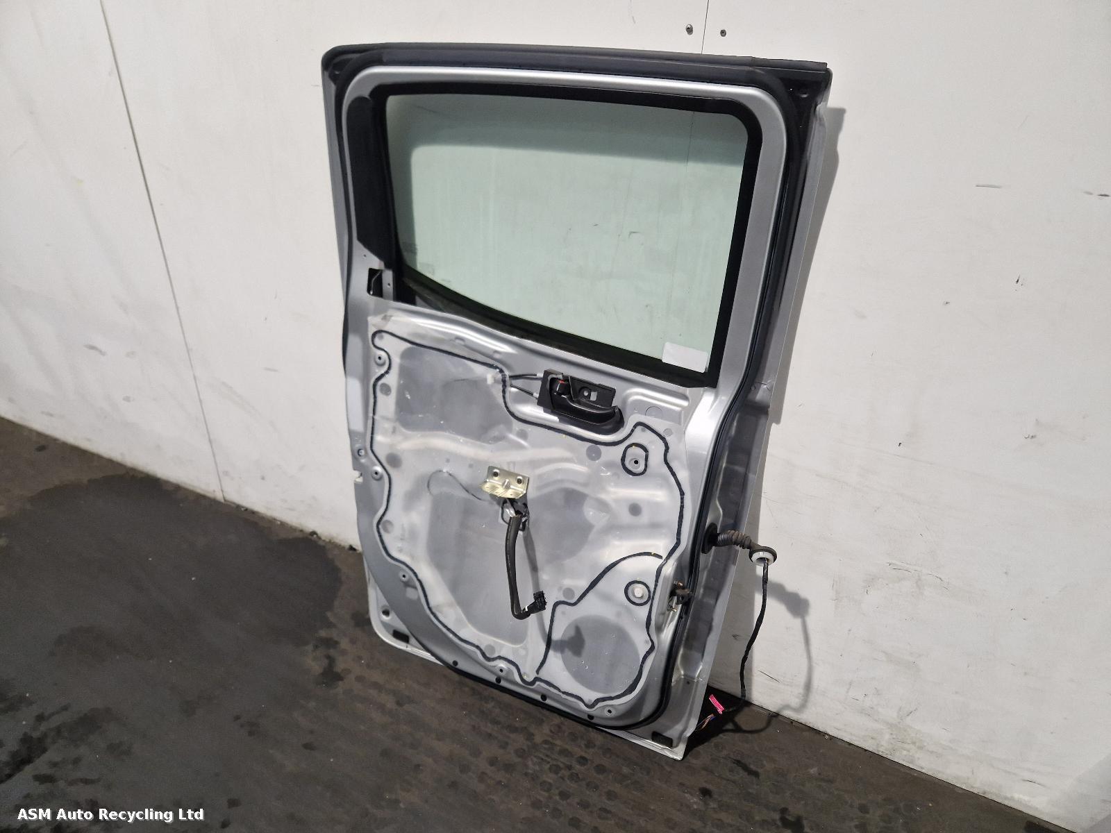 View Auto part L Rear Door Isuzu D-max 2017
