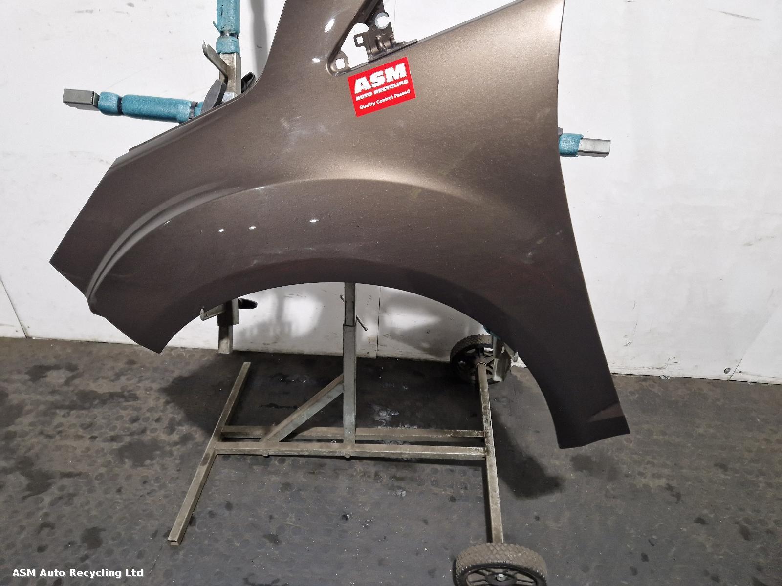 View Auto part L Wing Ford Focus C Max 2015