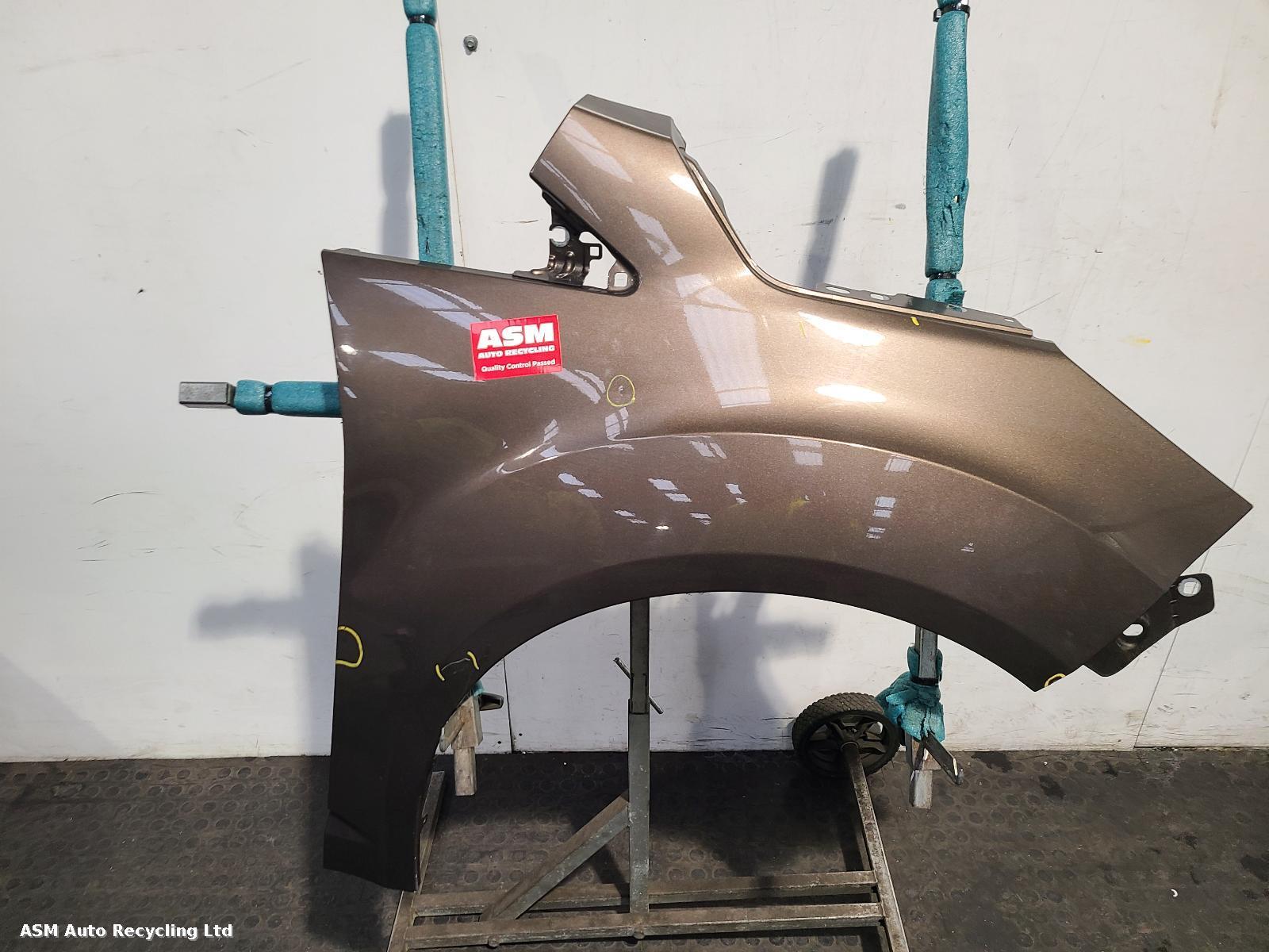 View Auto part R Wing Ford Focus C Max 2015