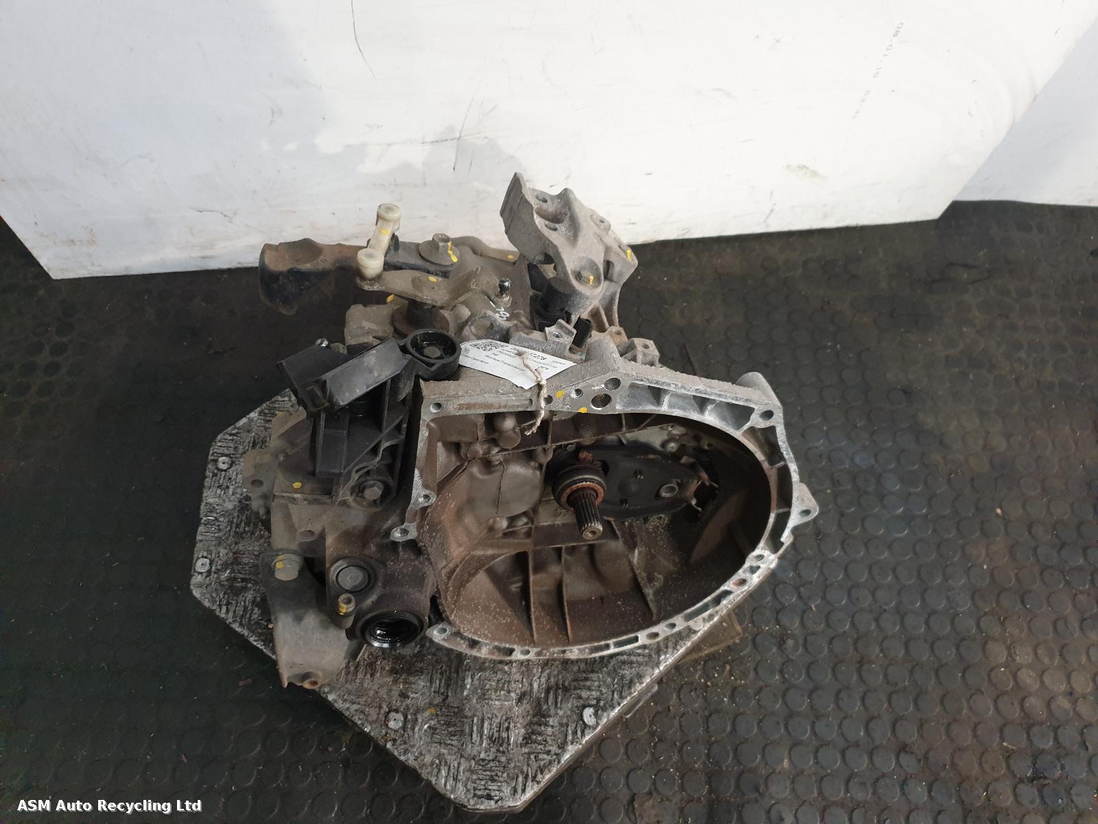 View Auto part Gearbox Peugeot 208 2014