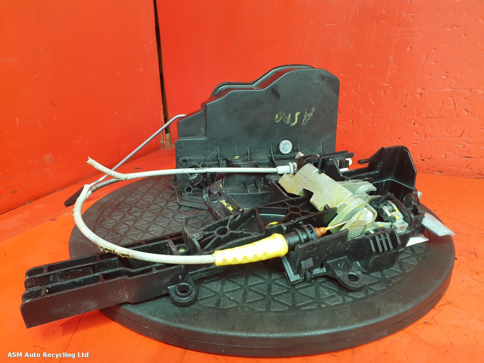 View Auto part Door Lock Assembly Bmw 1 Series 2010