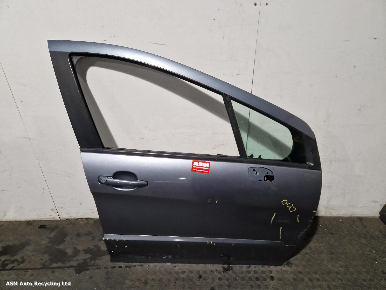 View Auto part R Front Door Peugeot 308 2011