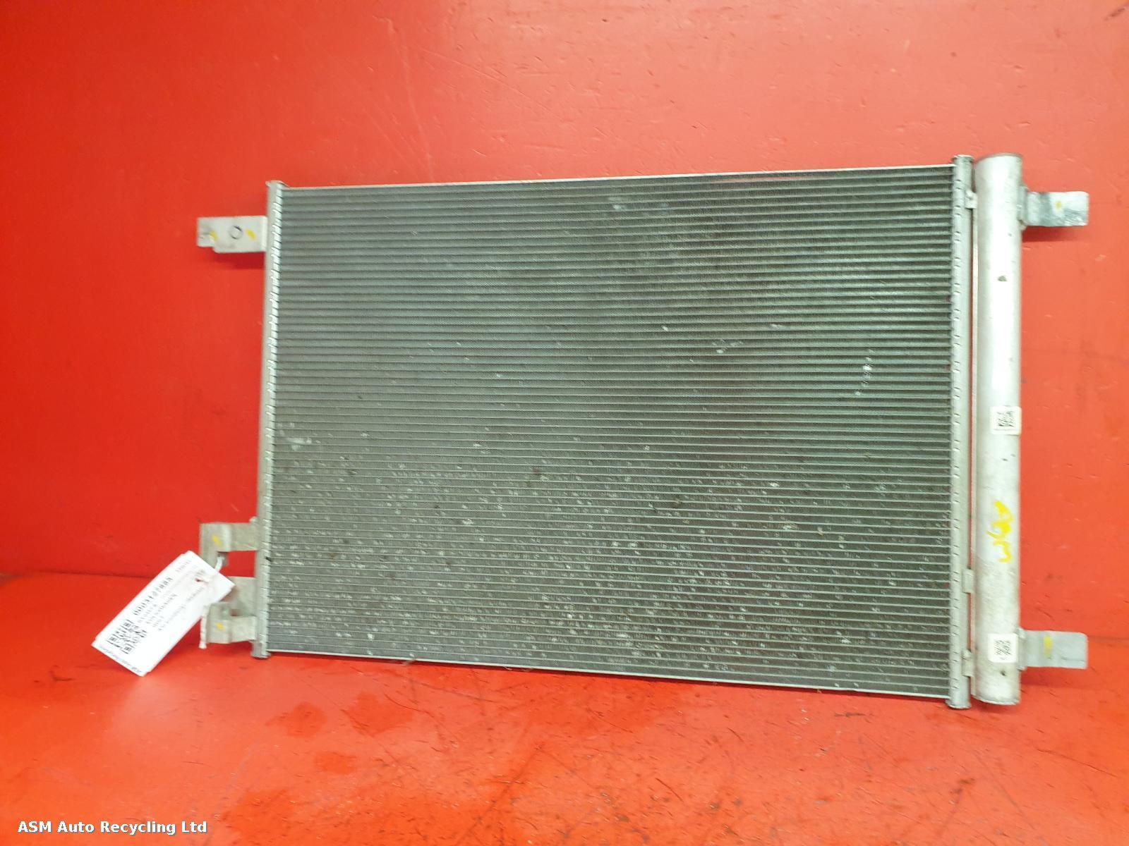 View Auto part Condenser Volkswagen Golf 2023