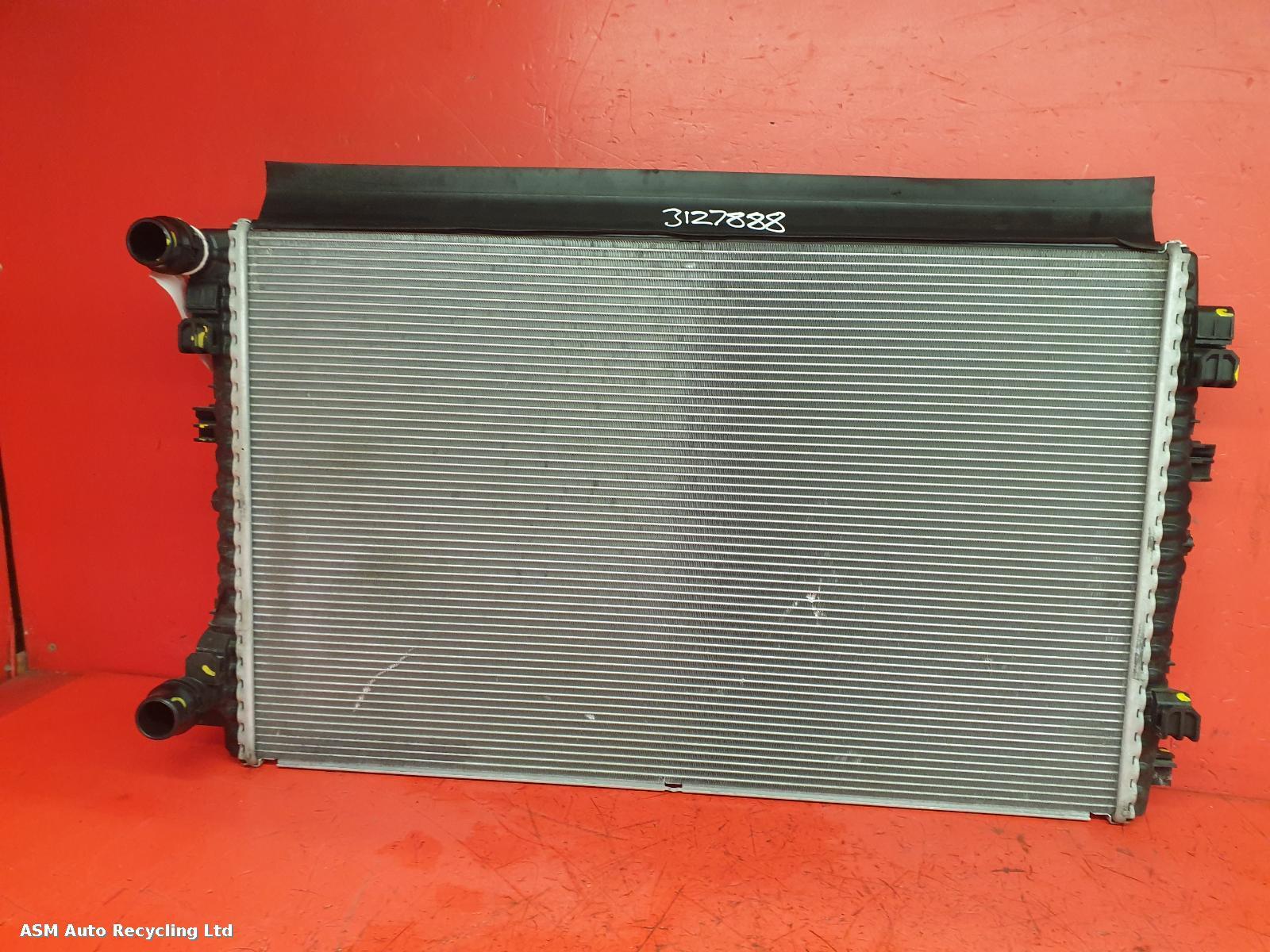 View Auto part Radiator Volkswagen Golf 2023