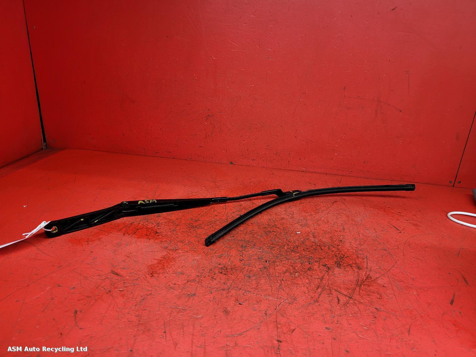 View Auto part Wiper Arm Volkswagen Golf 2023
