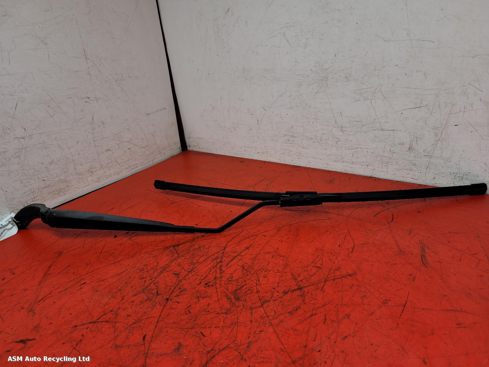 View Auto part Wiper Arm Renault Clio 2013