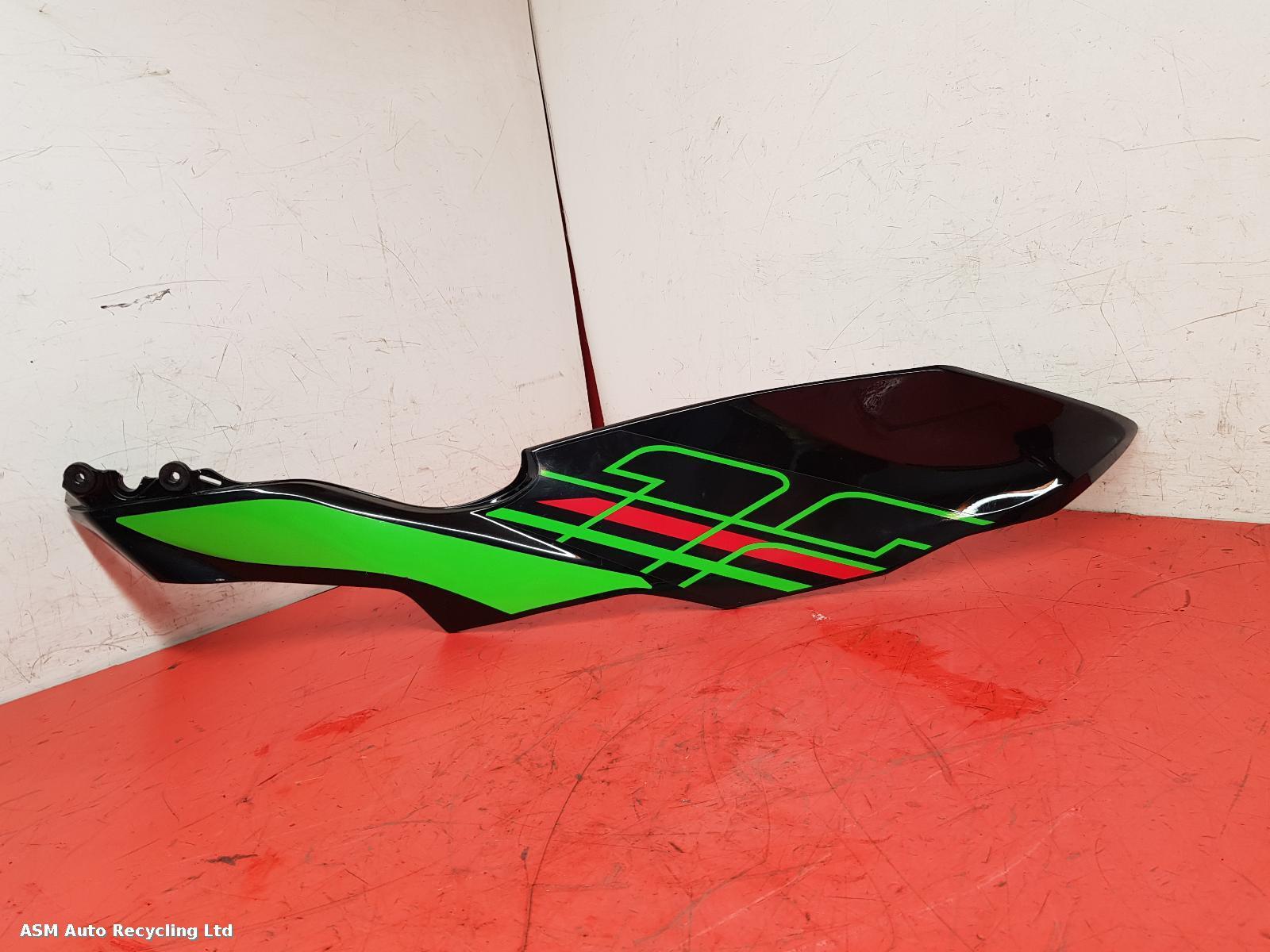 View Auto part Tank Trim Kawasaki Ninja 125 2023