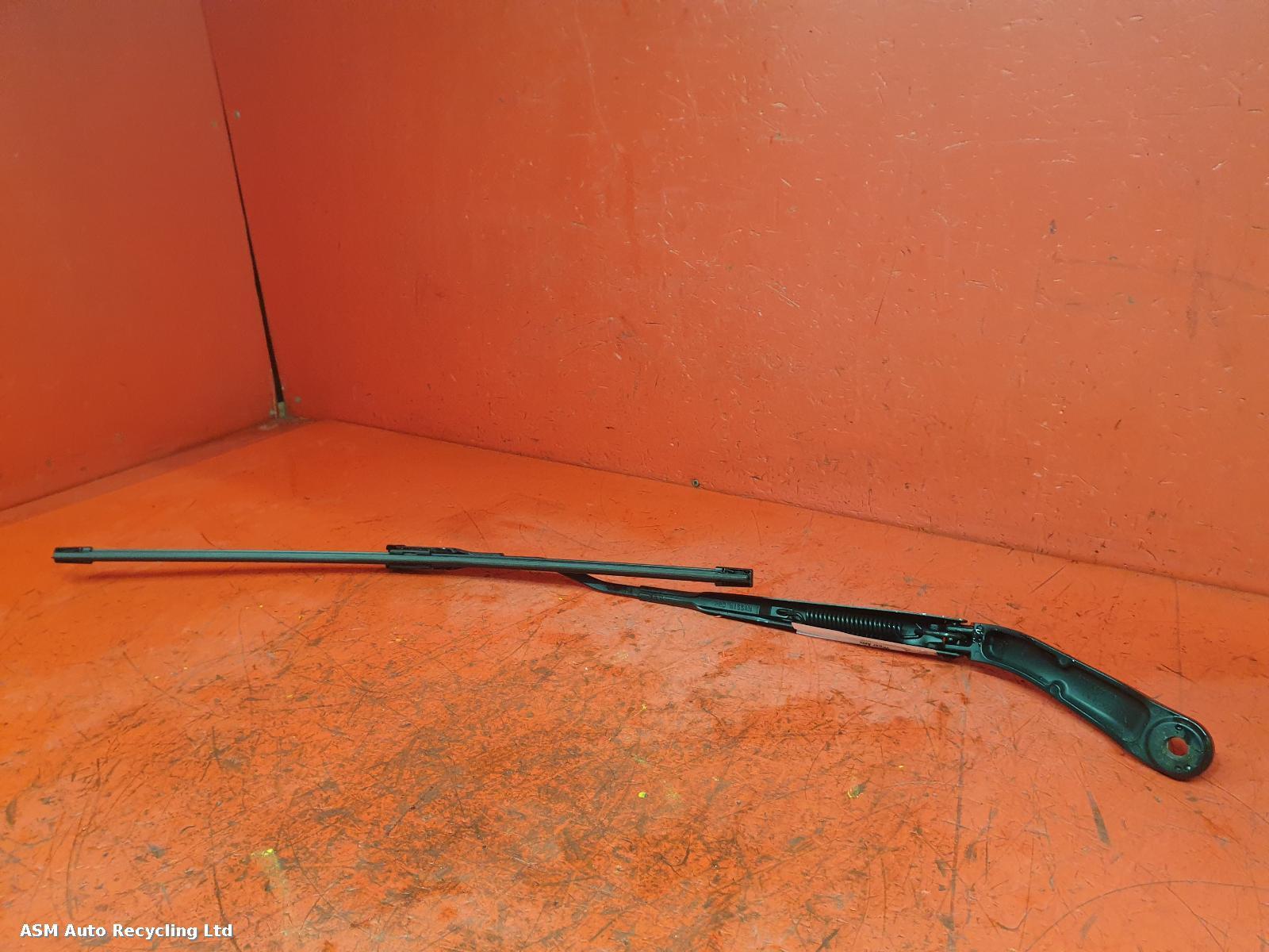 View Auto part Wiper Arm Nissan Qashqai 2012