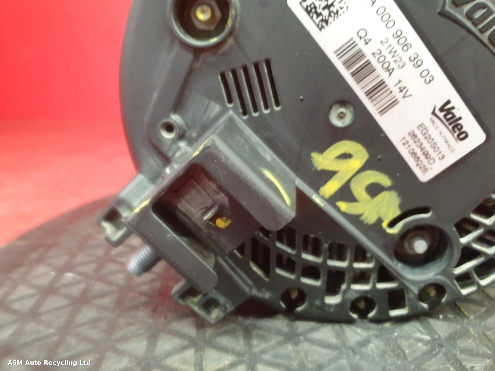 View Auto part Alternator Mercedes Vito 2021