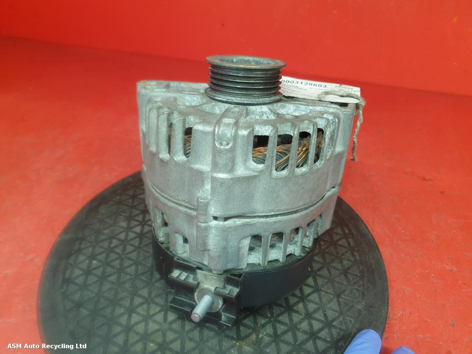 View Auto part Alternator Mercedes Vito 2021
