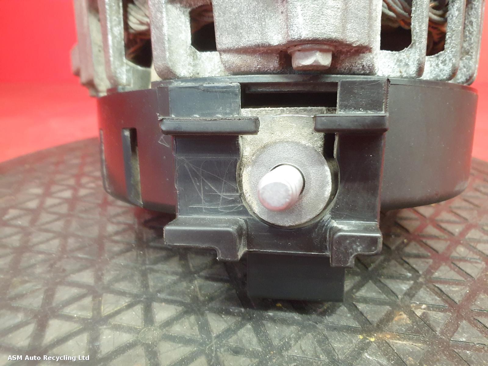 View Auto part Alternator Mercedes Vito 2021
