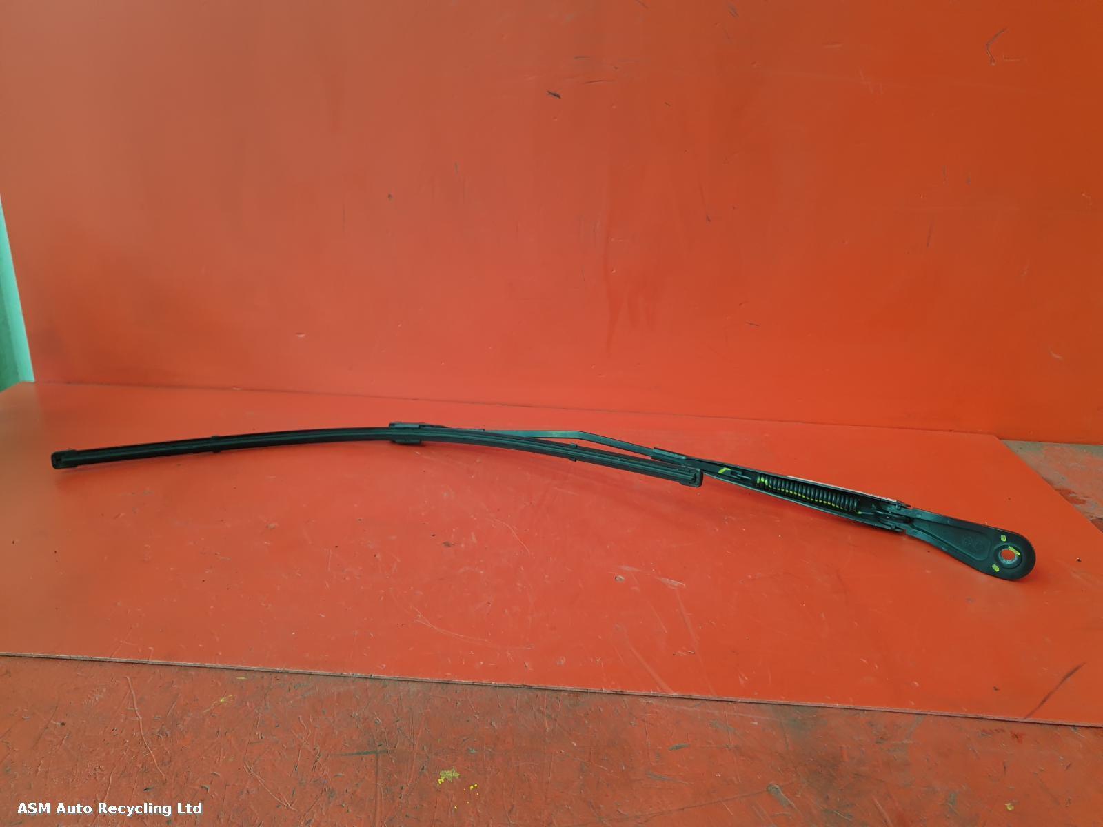 View Auto part Wiper Arm Mercedes Vito 2021
