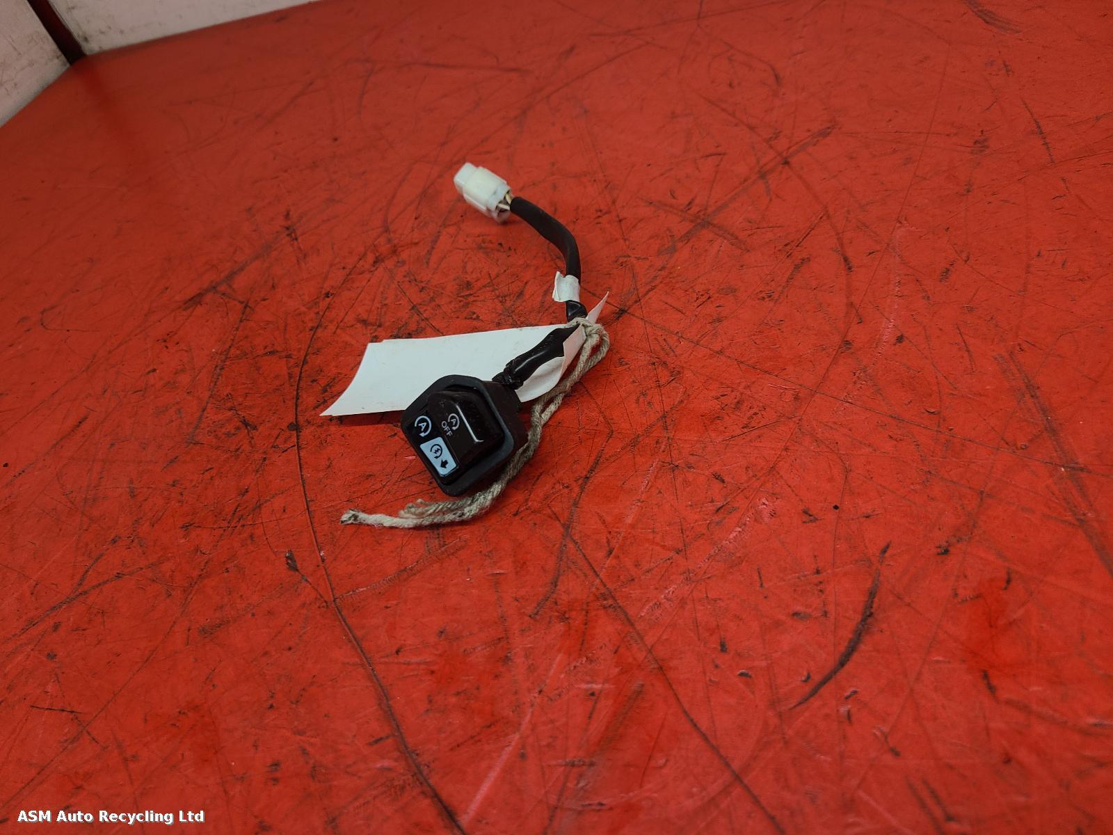 View Auto part RH Switch Gear Suzuki Burgman Street 125ex 2024