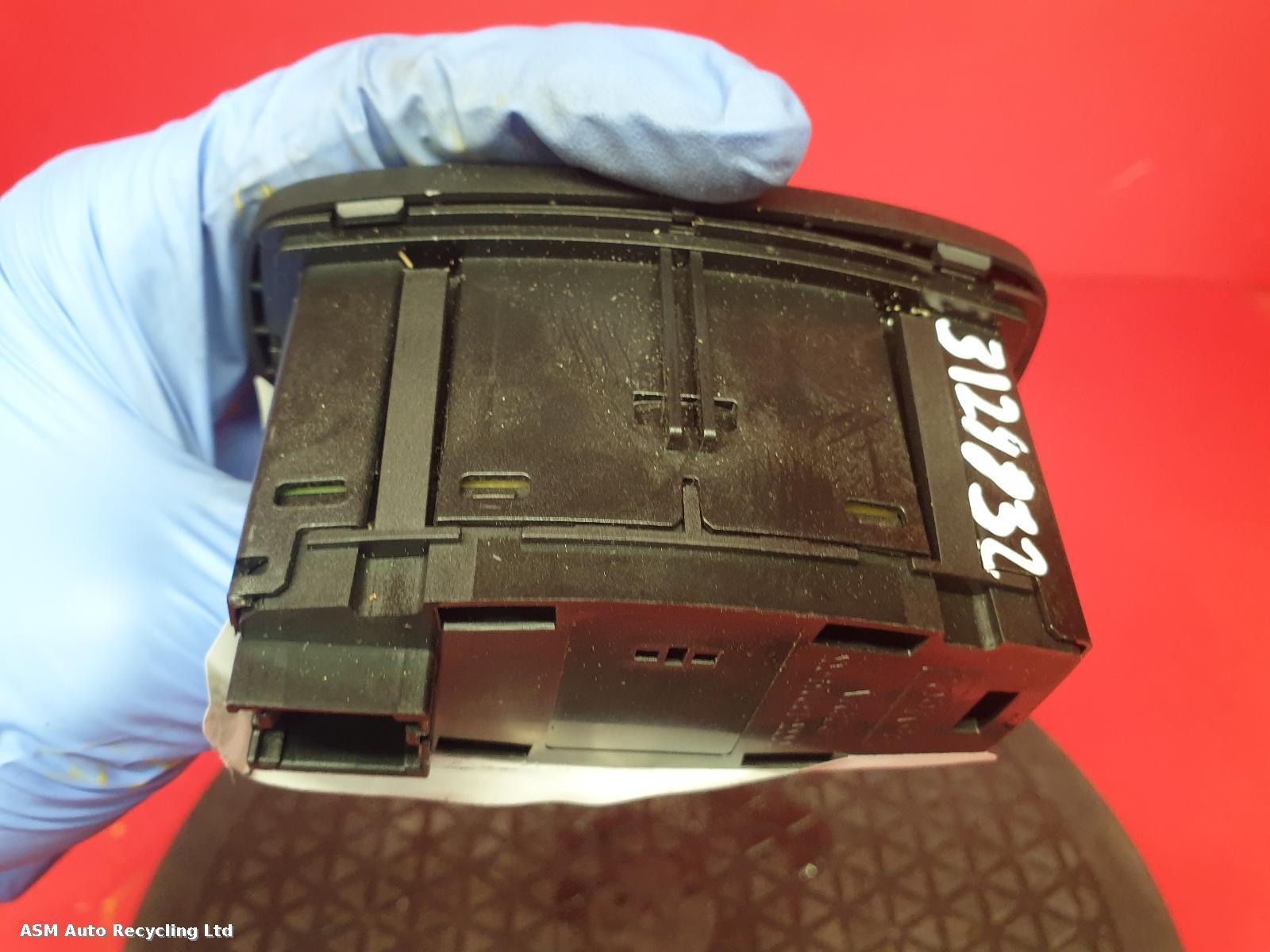 View Auto part Headlight Switch Ford Transit Custom 2021