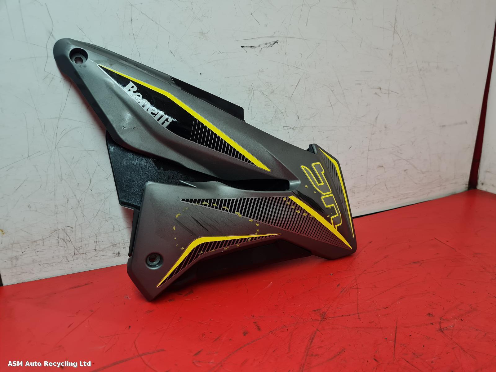 View Auto part RH Middle Fairing Benelli Bn 125 2023