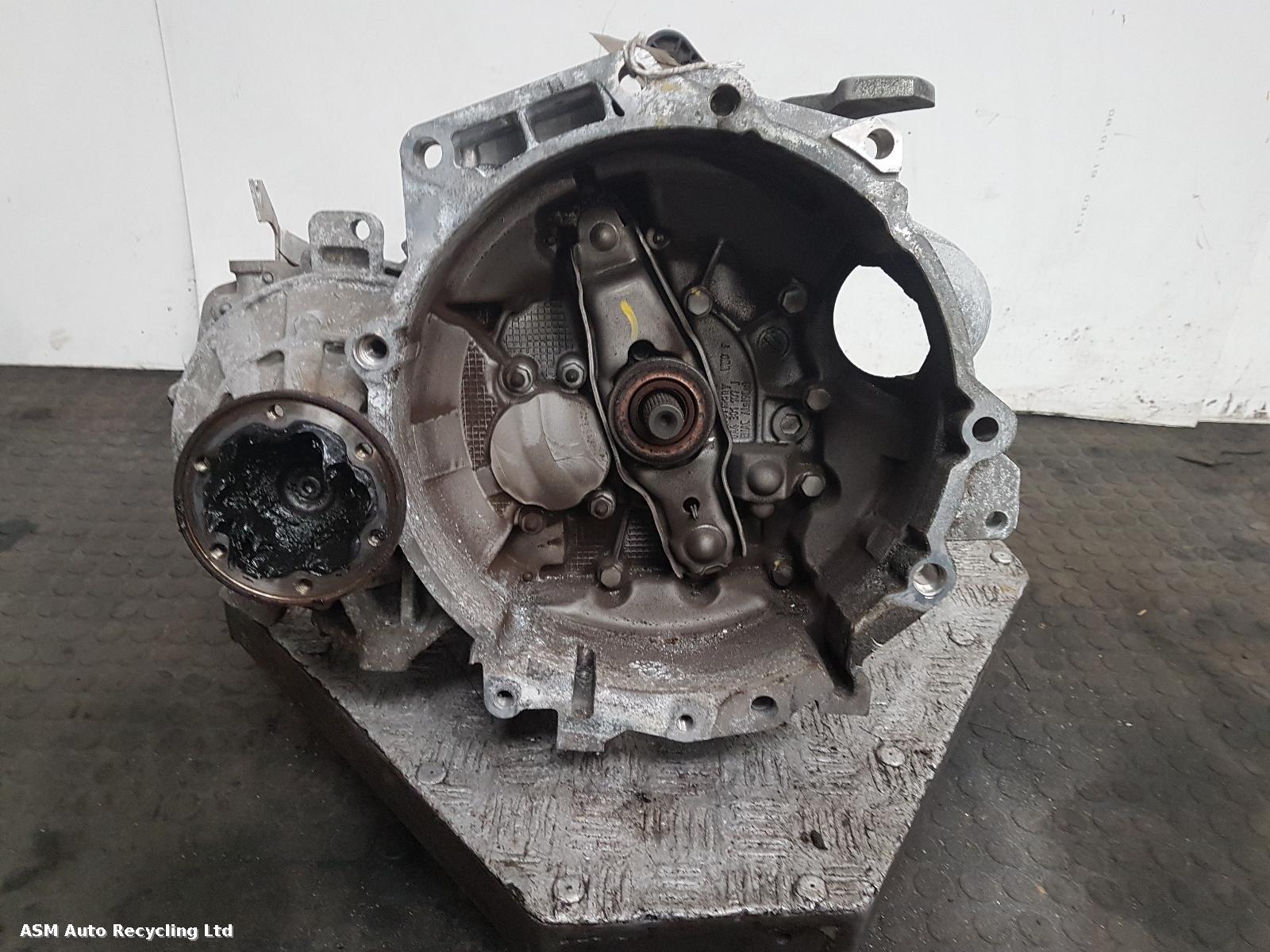 View Auto part Gearbox Volkswagen Golf 2012