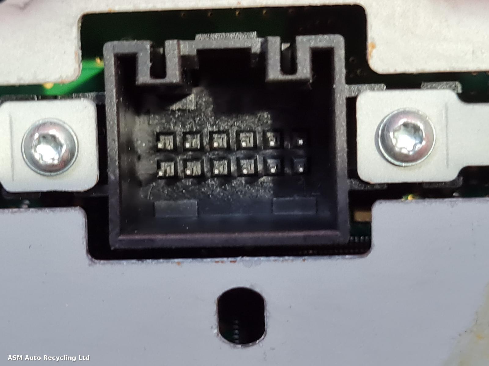View Auto part A/V Equipment Volkswagen Golf 2016